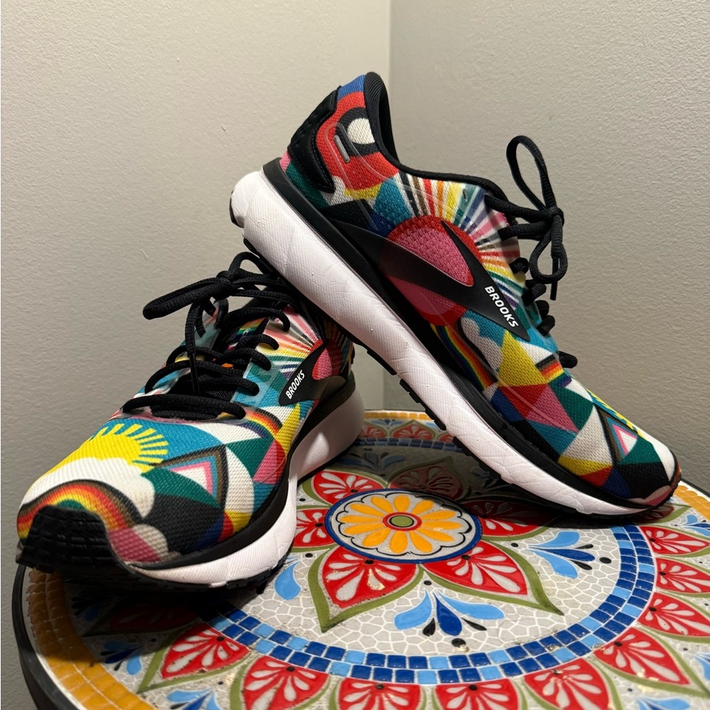 Brooks Women's Multicolor Running Shoes Size 10